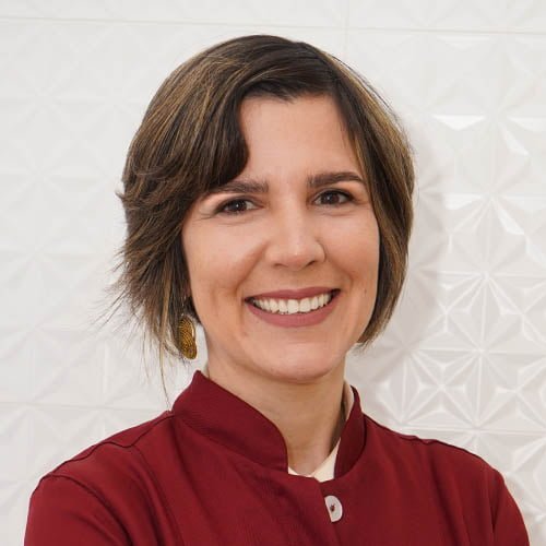 Dra. Cecília Carvalho Cardiologista Veterinária VetFace
